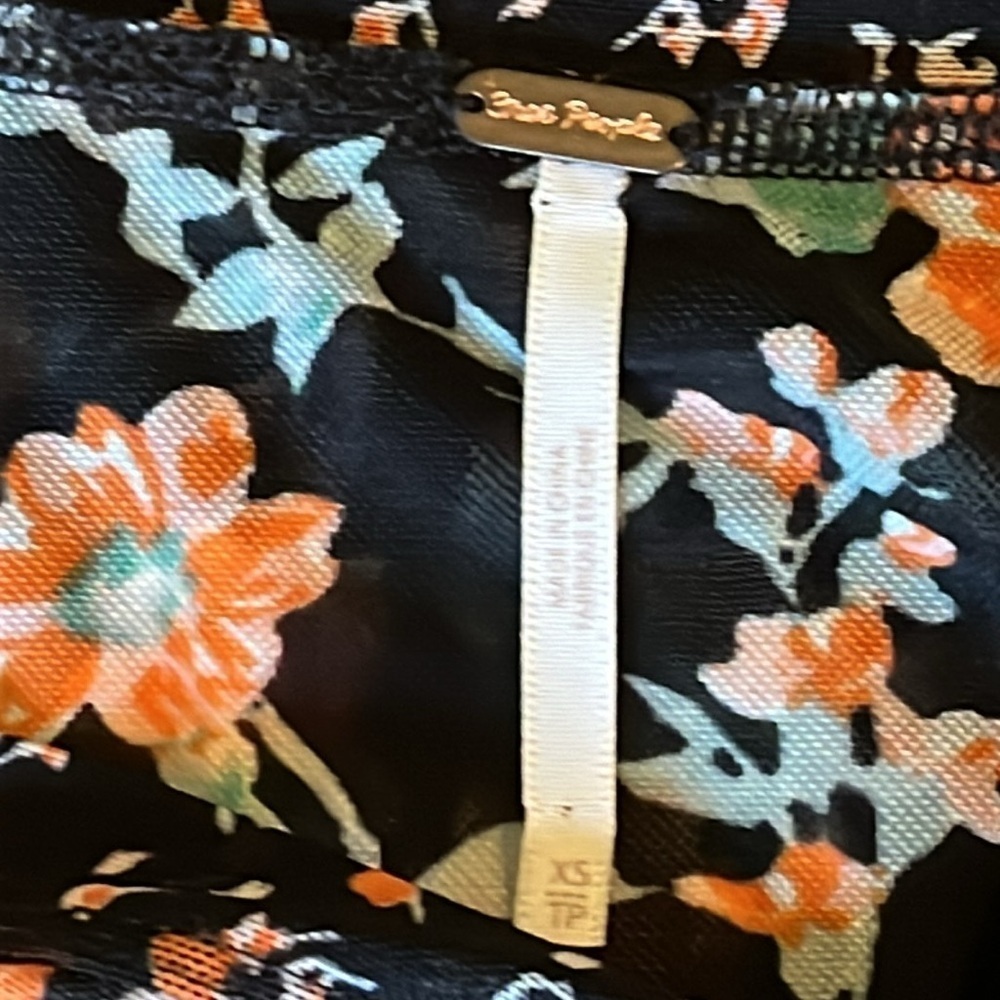 Free‎ People | Casablanca Blouse w. Front Ties Black Floral Festival Boho XS - Picture 8 of 11